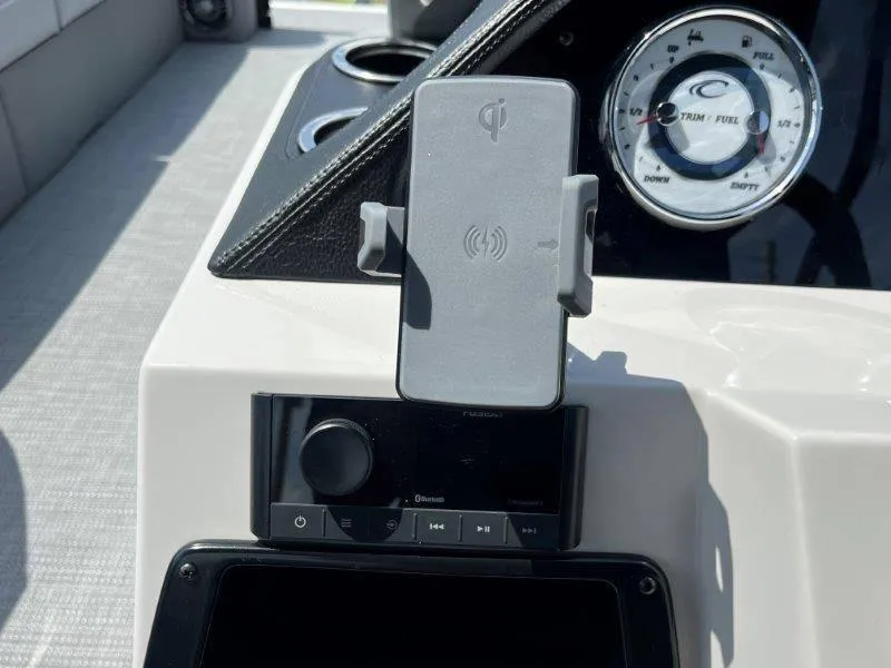 Slide: The Image of Crest CLASSIC 240 SLC 2025 - 59