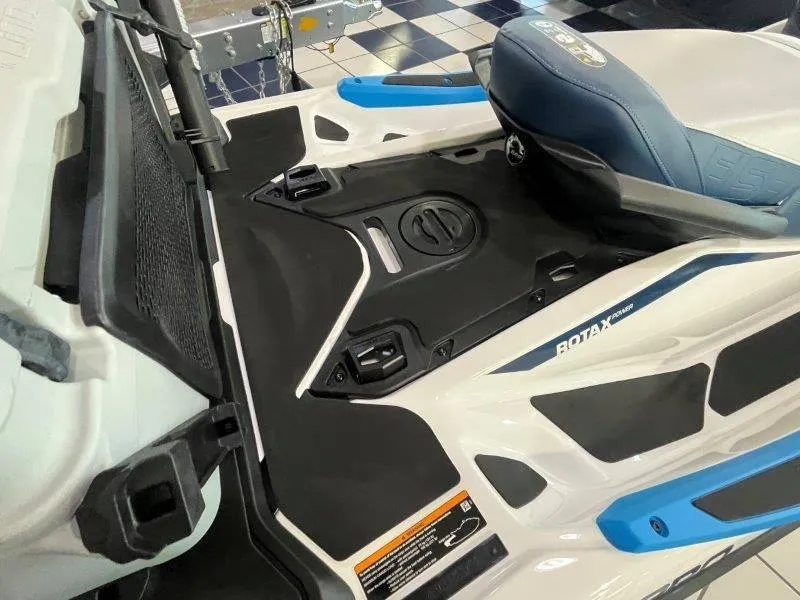 Slide: The Image of Sea-Doo FishPro Sport 170 BRP Premium Audio, iDF, iBR 2024 - 28