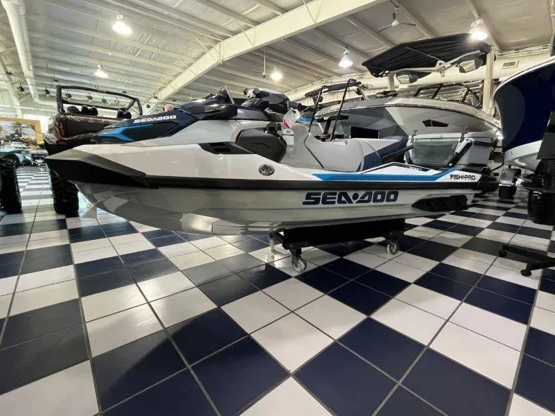 Slide: The Image of Sea-Doo FishPro Sport 170 BRP Premium Audio, iDF, iBR 2024 - 32