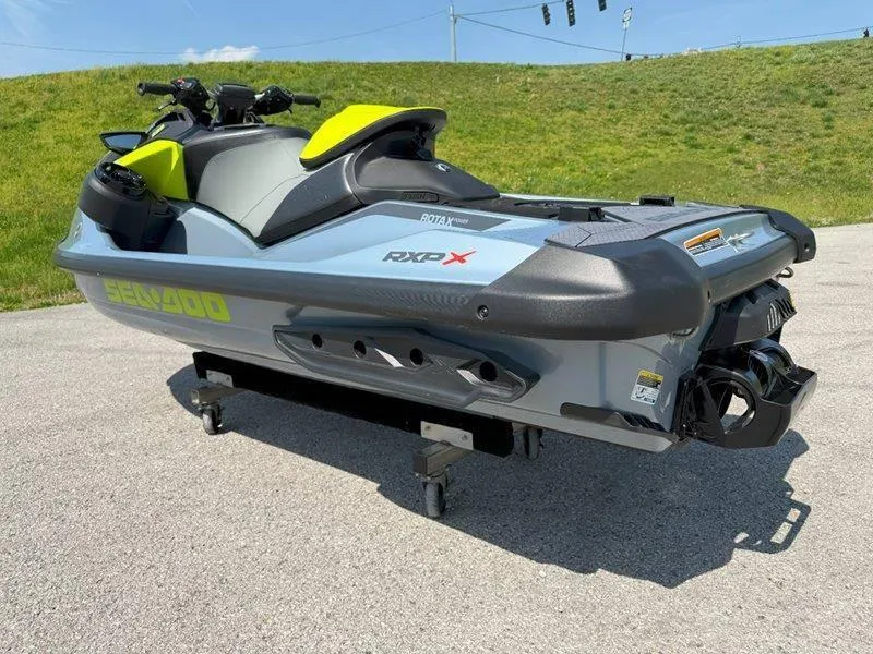Slide: The Image of Sea-Doo RXP-X 325 iBR Ice Metal/Green Tech, BRP Premium Audio, iBR 2024 - 18