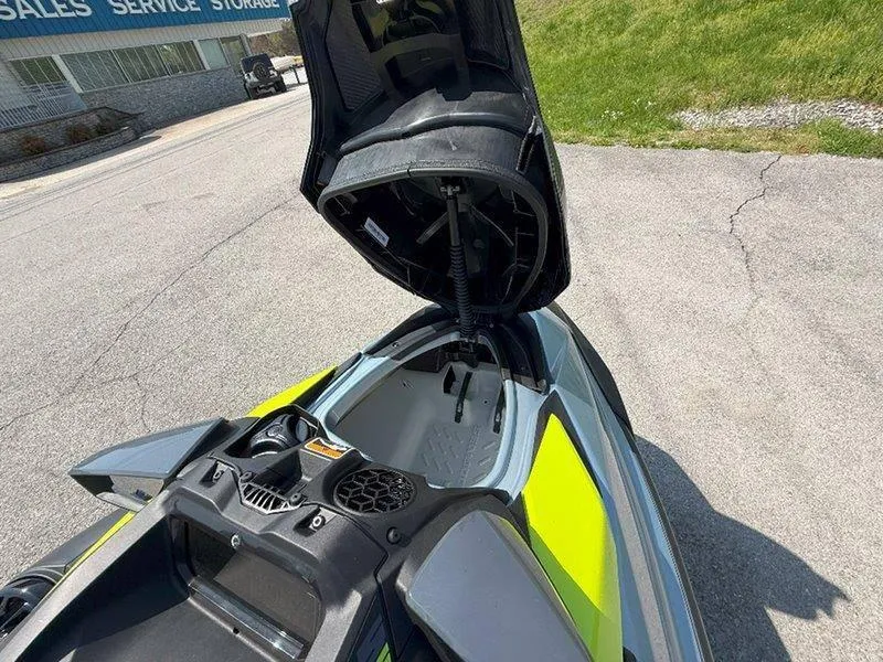 Slide: The Image of Sea-Doo RXP-X 325 iBR Ice Metal/Green Tech, BRP Premium Audio, iBR 2024 - 39