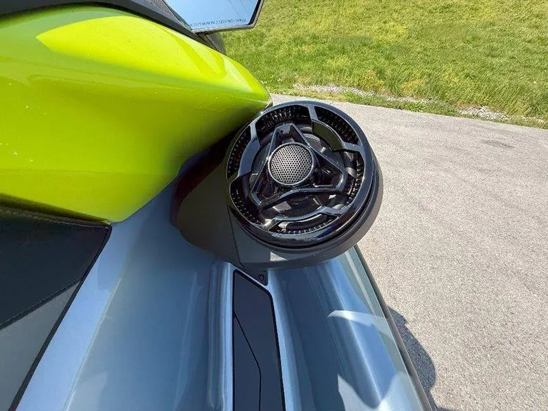 Slide: The Image of Sea-Doo RXP-X 325 iBR Ice Metal/Green Tech, BRP Premium Audio, iBR 2024 - 43