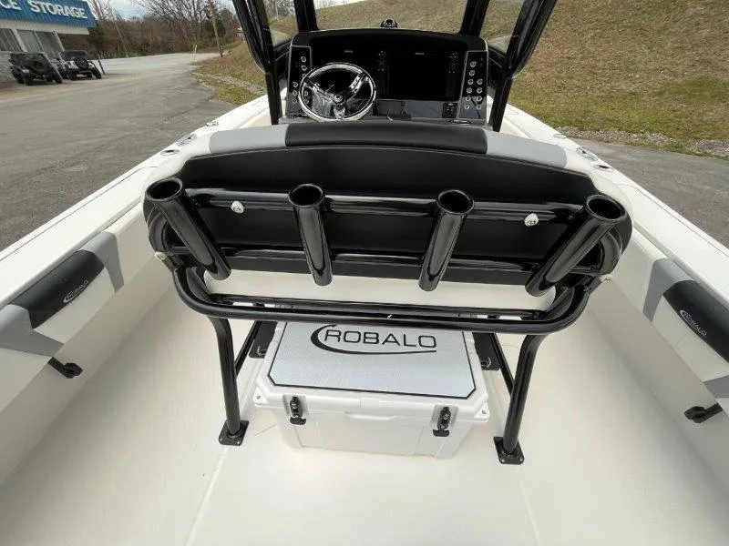 Slide: The Image of Robalo 266 Cayman 2024 - 100