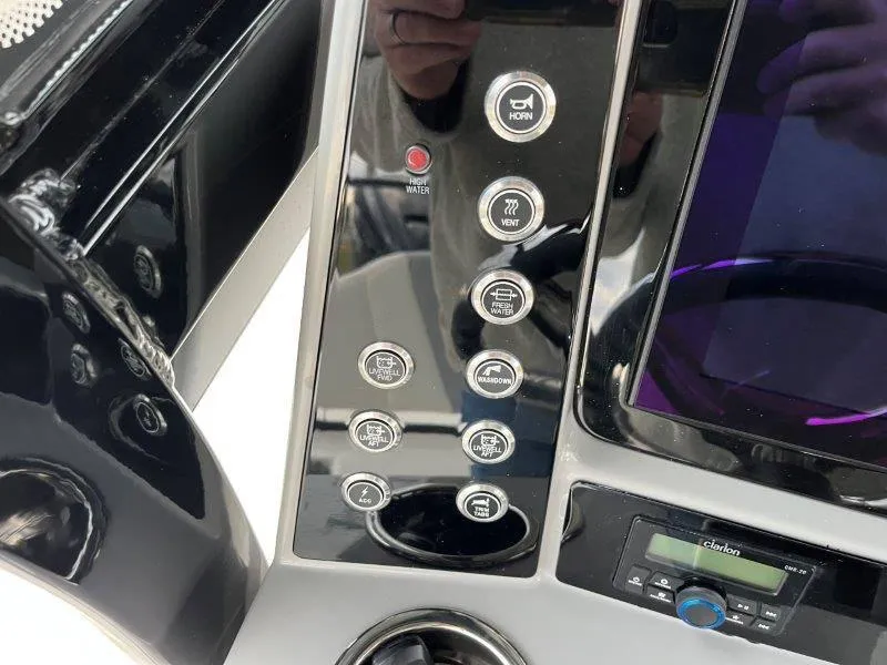 Slide: The Image of Robalo 266 Cayman 2024 - 102