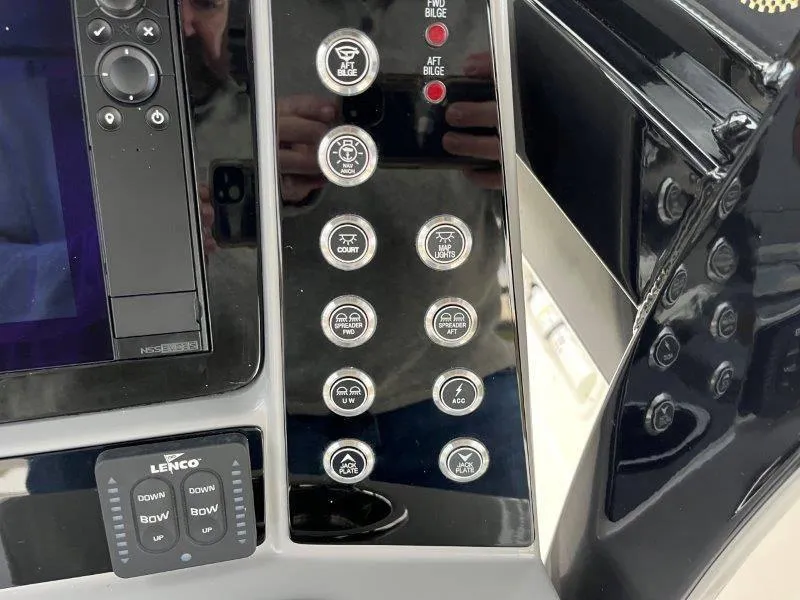 Slide: The Image of Robalo 266 Cayman 2024 - 103