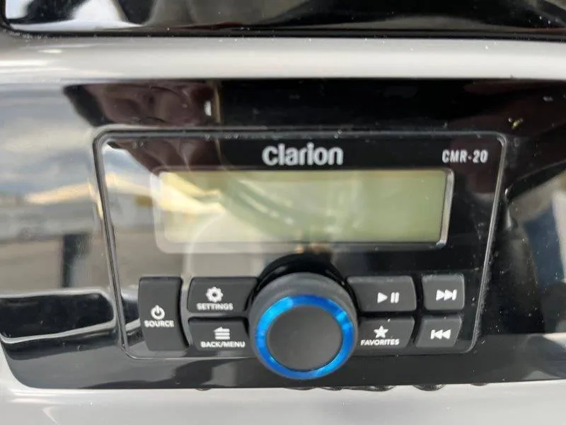 Slide: The Image of Robalo 266 Cayman 2024 - 106