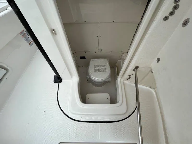 Slide: The Image of Robalo 266 Cayman 2024 - 110