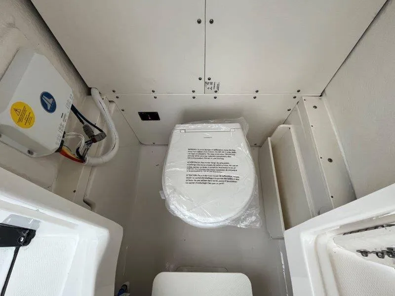 Slide: The Image of Robalo 266 Cayman 2024 - 111