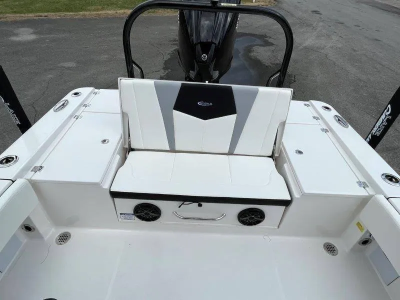 Slide: The Image of Robalo 266 Cayman 2024 - 112