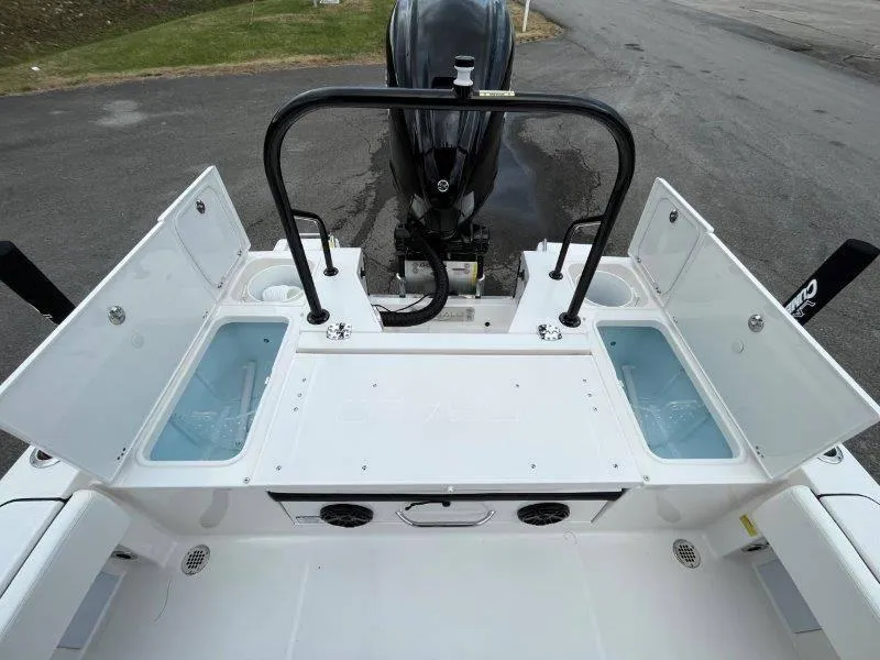 Slide: The Image of Robalo 266 Cayman 2024 - 113