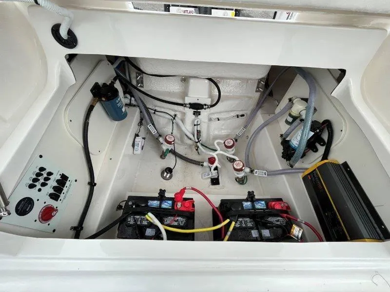 Slide: The Image of Robalo 266 Cayman 2024 - 118