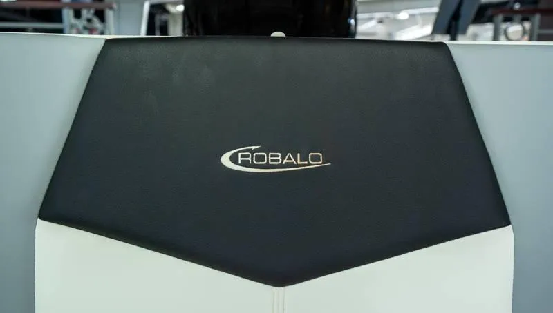 Slide: The Image of Robalo 266 Cayman 2024 - 14