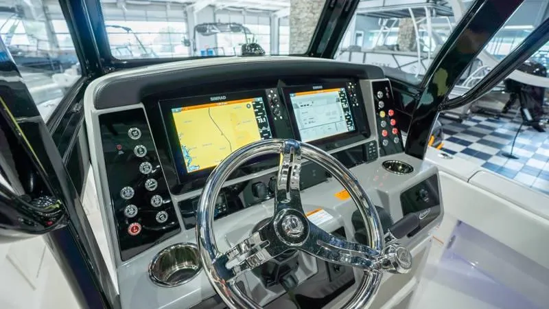 Slide: The Image of Robalo 266 Cayman 2024 - 15