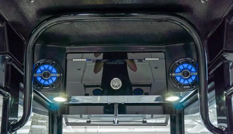 Slide: The Image of Robalo 266 Cayman 2024 - 16