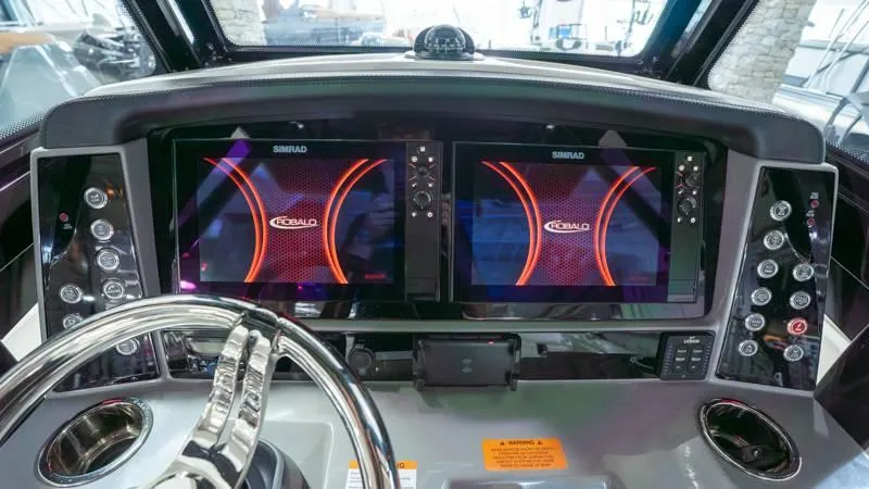 Slide: The Image of Robalo 266 Cayman 2024 - 18