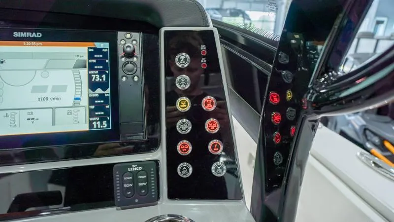 Slide: The Image of Robalo 266 Cayman 2024 - 21