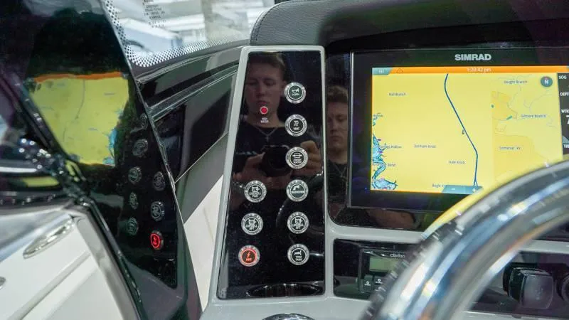 Slide: The Image of Robalo 266 Cayman 2024 - 22