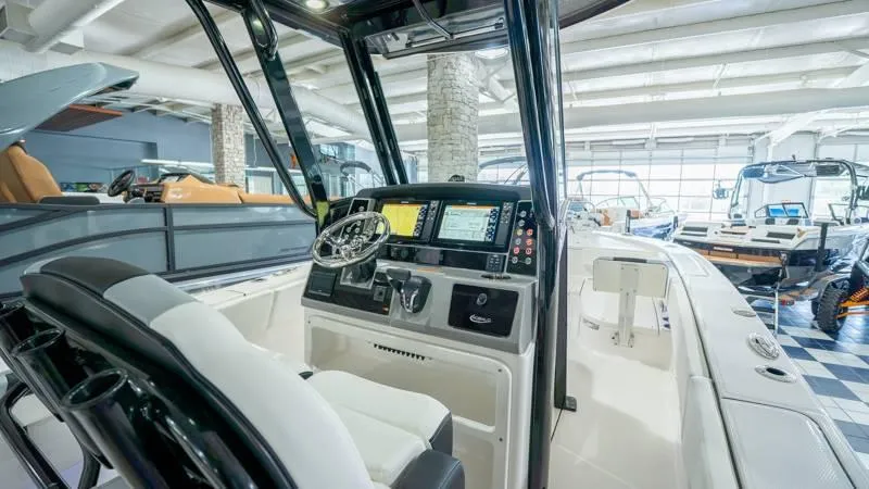 Slide: The Image of Robalo 266 Cayman 2024 - 26