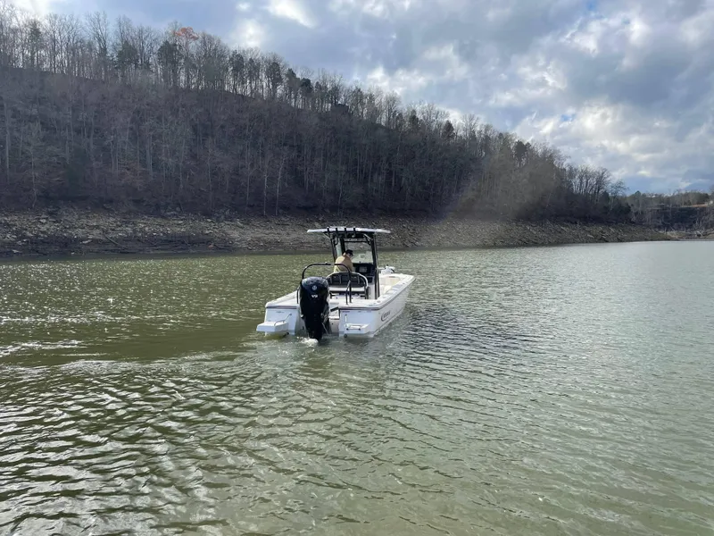 Slide: The Image of Robalo 266 Cayman 2024 - 3