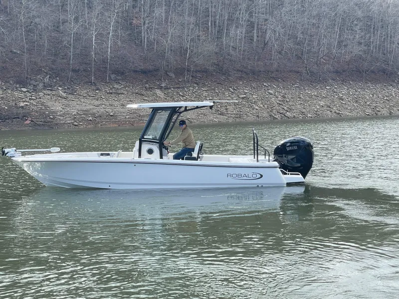 Slide: The Image of Robalo 266 Cayman 2024 - 4