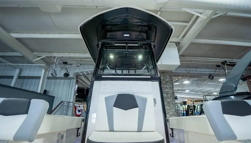 Slide: The Image of Robalo 266 Cayman 2024 - 40