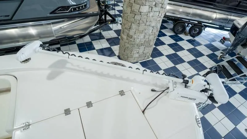 Slide: The Image of Robalo 266 Cayman 2024 - 41