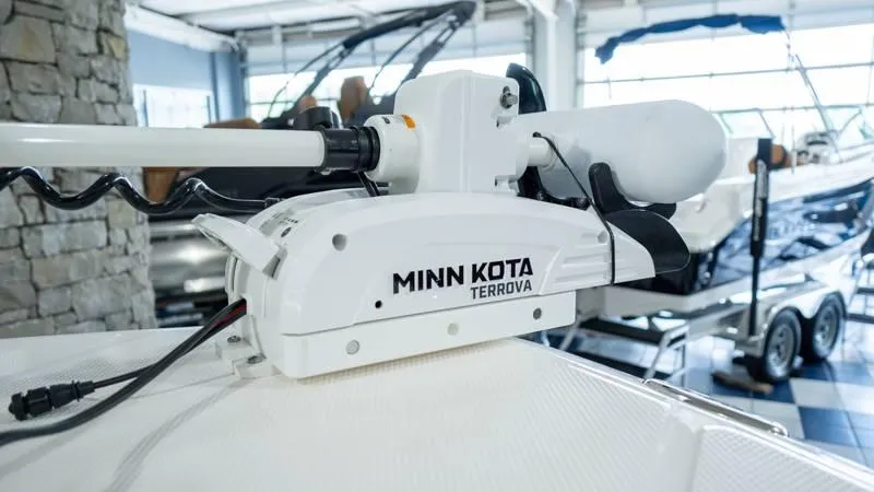 Slide: The Image of Robalo 266 Cayman 2024 - 51