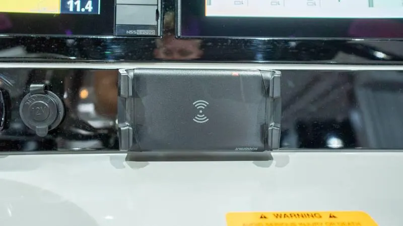 Slide: The Image of Robalo 266 Cayman 2024 - 57