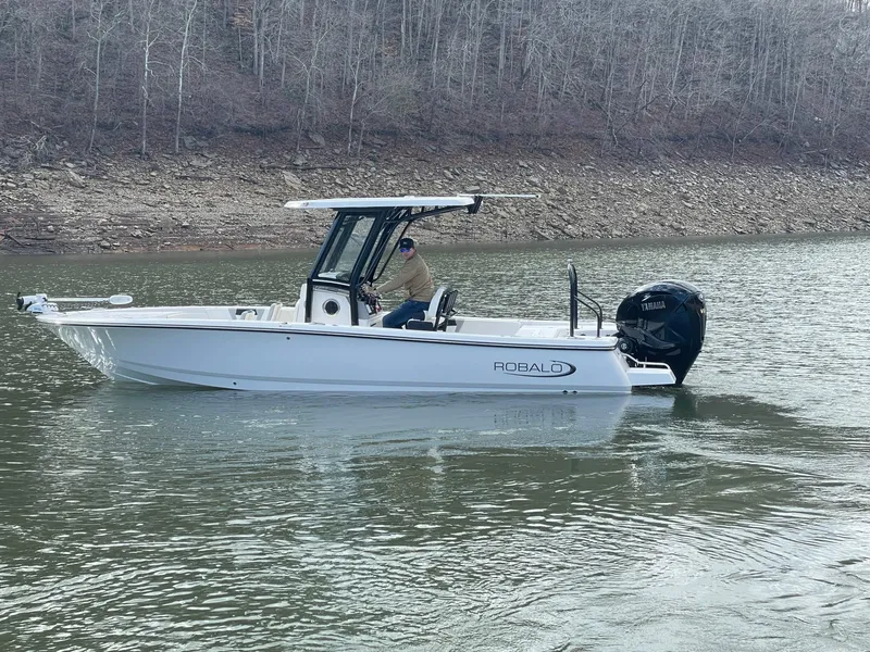 Slide: The Image of Robalo 266 Cayman 2024 - 6