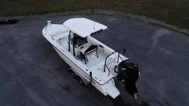 Slide: The Image of Robalo 266 Cayman 2024 - 83