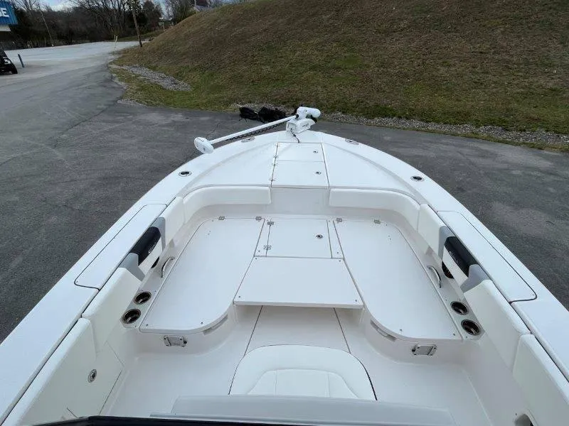 Slide: The Image of Robalo 266 Cayman 2024 - 91