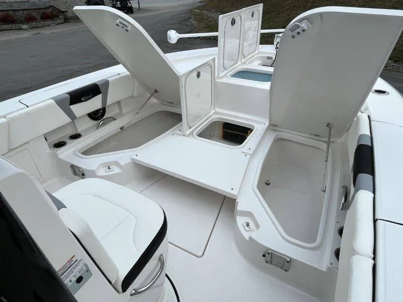 Slide: The Image of Robalo 266 Cayman 2024 - 93