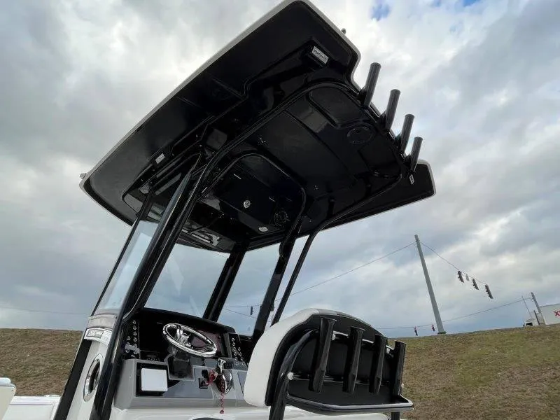 Slide: The Image of Robalo 266 Cayman 2024 - 95