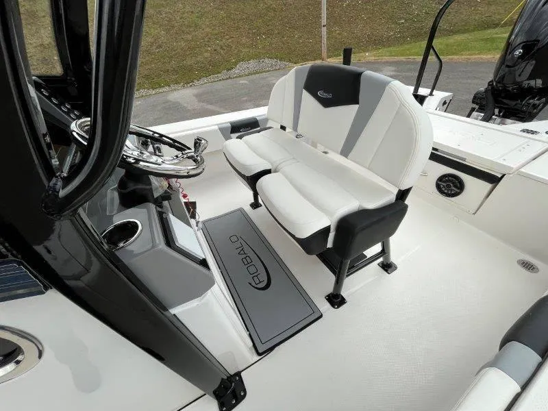 Slide: The Image of Robalo 266 Cayman 2024 - 98