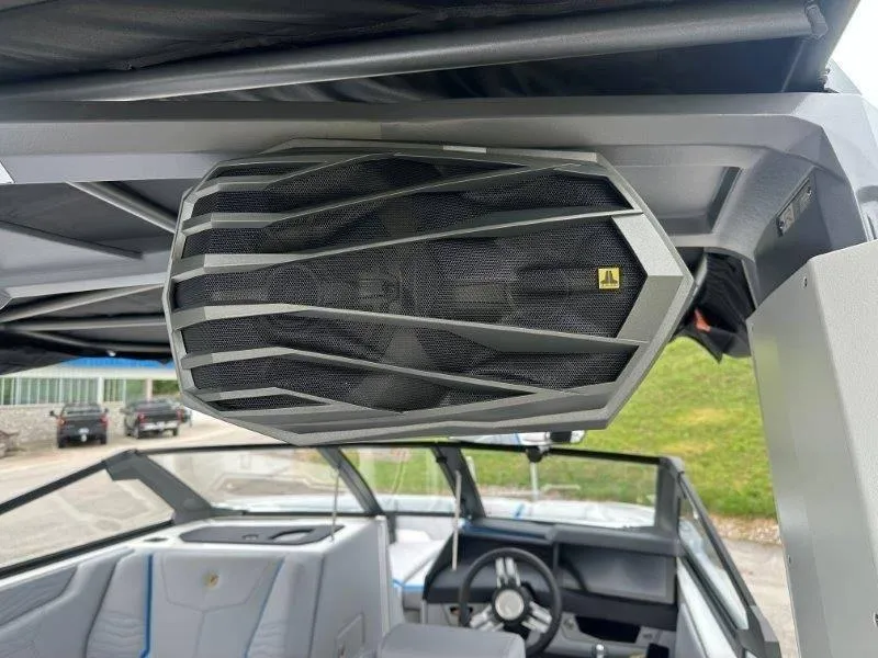 Slide: The Image of Nautique G25 2025 - 11