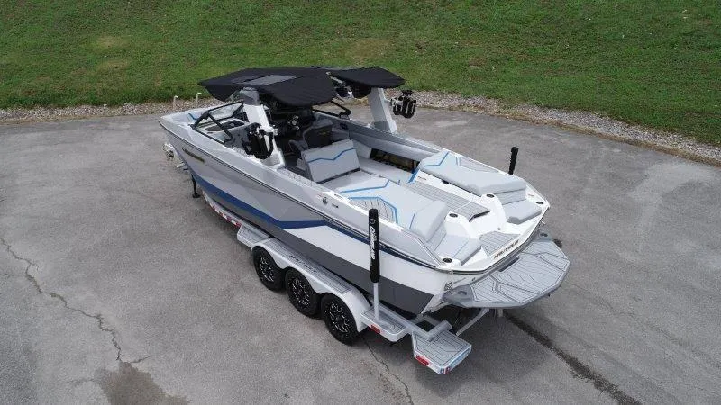 Slide: The Image of Nautique G25 2025 - 28