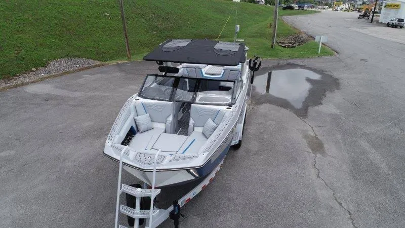 Slide: The Image of Nautique G25 2025 - 35