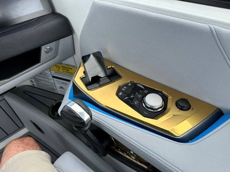 Slide: The Image of Nautique G25 2025 - 48