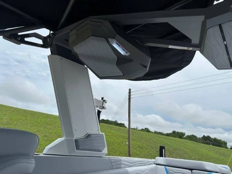 Slide: The Image of Nautique G25 2025 - 50