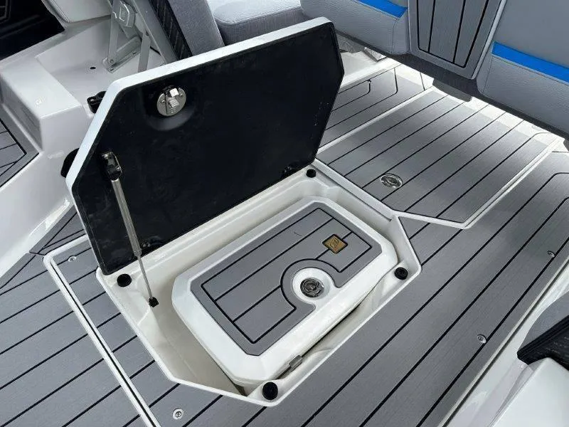 Slide: The Image of Nautique G25 2025 - 52