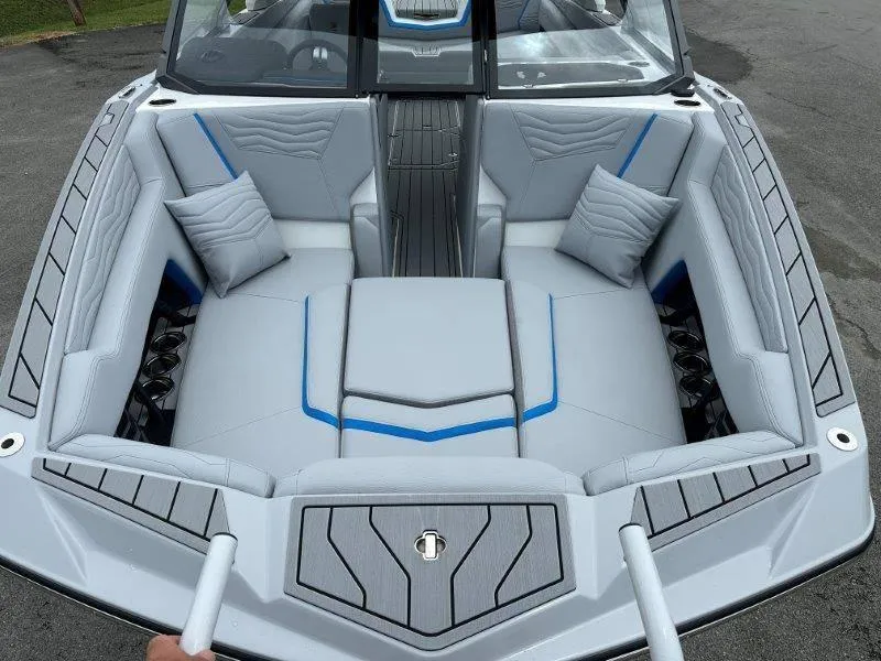 Slide: The Image of Nautique G25 2025 - 58