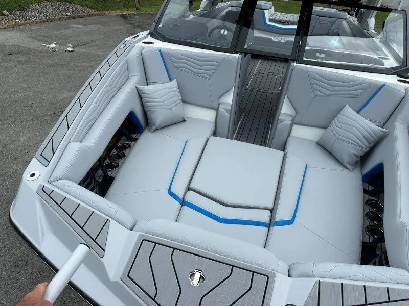 Slide: The Image of Nautique G25 2025 - 61