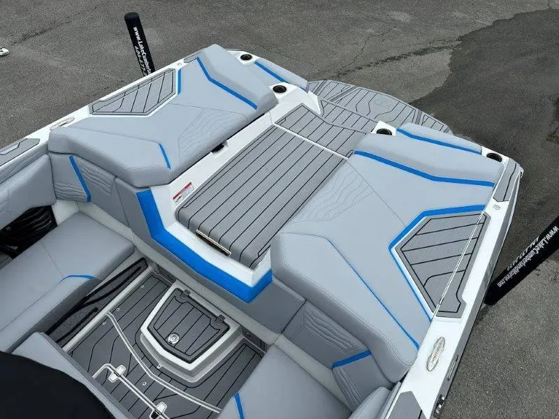 Slide: The Image of Nautique G25 2025 - 70