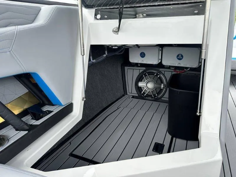 Slide: The Image of Nautique G25 2025 - 71