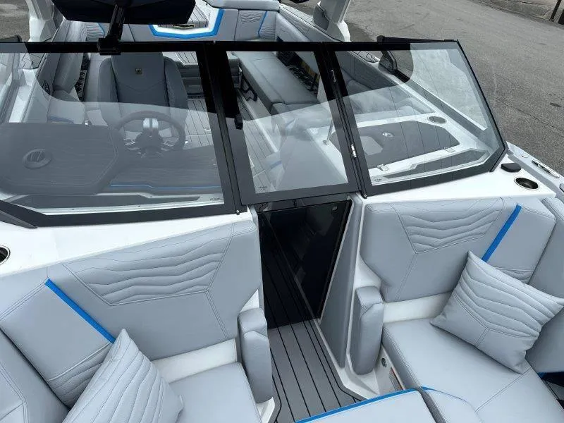 Slide: The Image of Nautique G25 2025 - 76