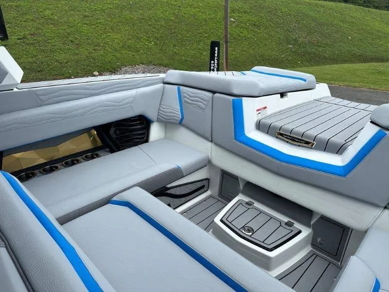 Slide: The Image of Nautique G25 2025 - 77