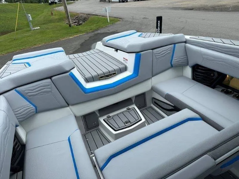 Slide: The Image of Nautique G25 2025 - 9