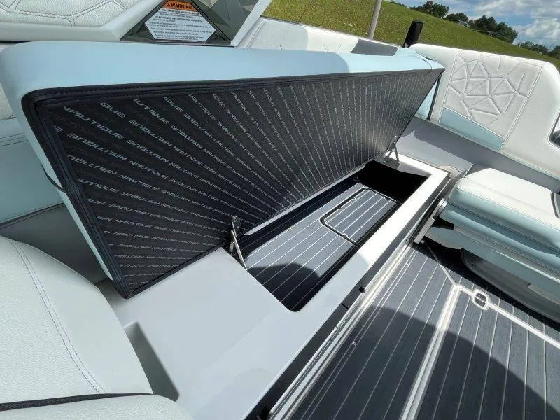 Slide: The Image of Nautique Paragon P25 2020 - 50