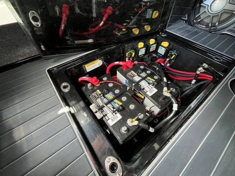 Slide: The Image of Nautique Paragon P25 2020 - 55