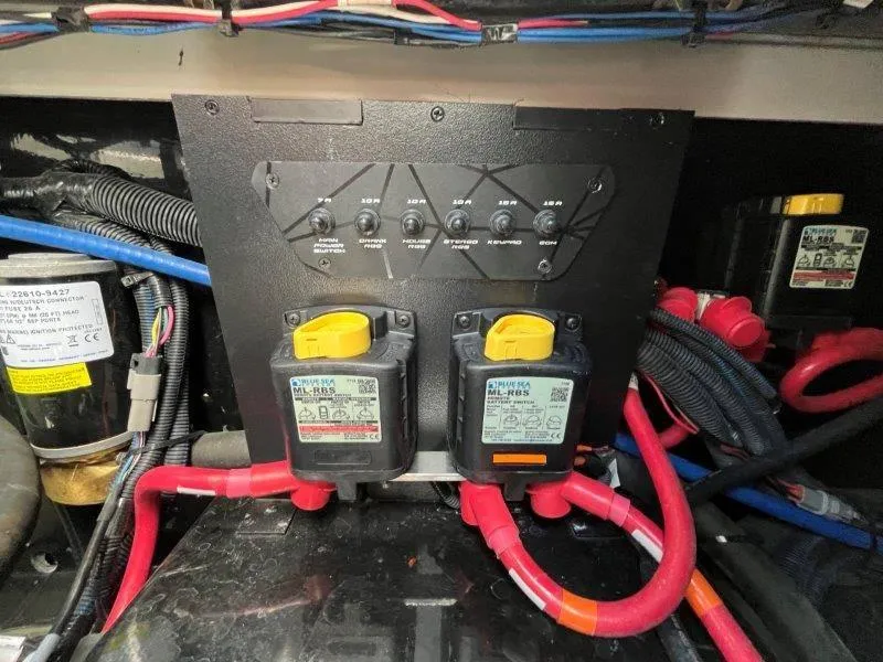 Slide: The Image of Nautique Paragon P25 2020 - 57